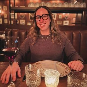 Meet your Posher, Monica